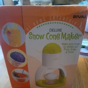 Deluxe Snow Cone Maker